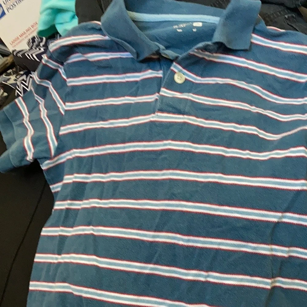 Boy’s the children’s place polo shirt medium